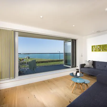 Lusty Glaze View Apartment