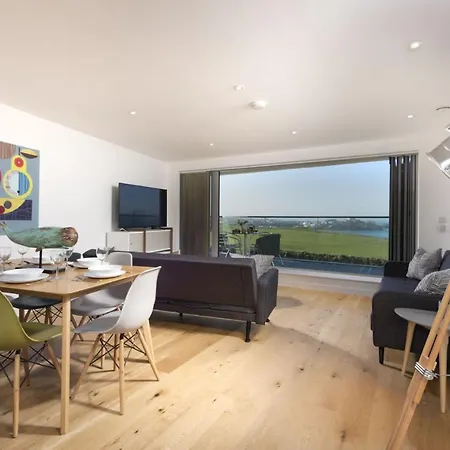 Lusty Glaze View Apartment *